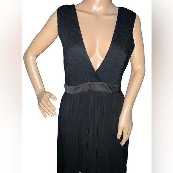 SANDRO PARIS Black Deep V Neck Sleeveless high low dress Sz. Medium - Picture 15 of 16
